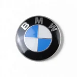 Emblema Logo Tampa Porta Malas Bmw 320I F30 2013 14 A 2017 - Imagem 3